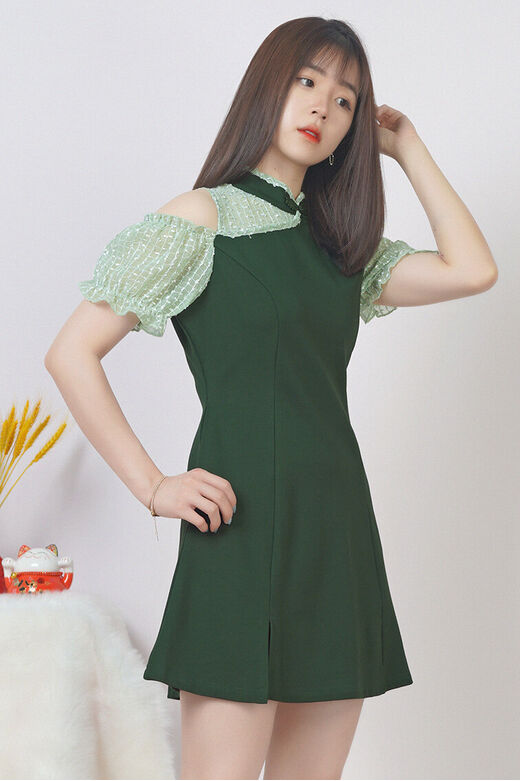 Fine Irregular Chiffon Neckline Cold Shoulder Cheongsam Dress (Dark Green)